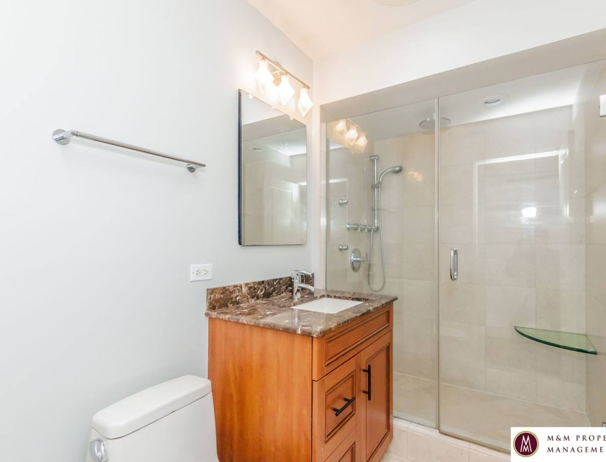 Apartment for rent at 900 S Taylor Ave, Oak Park, IL 60304