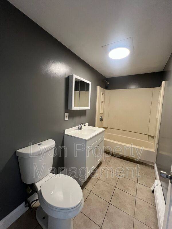 Apartment for rent at 156 Pleasant St #3, Woonsocket, RI 02895