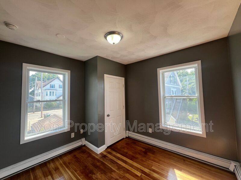 Apartment for rent at 156 Pleasant St #3, Woonsocket, RI 02895
