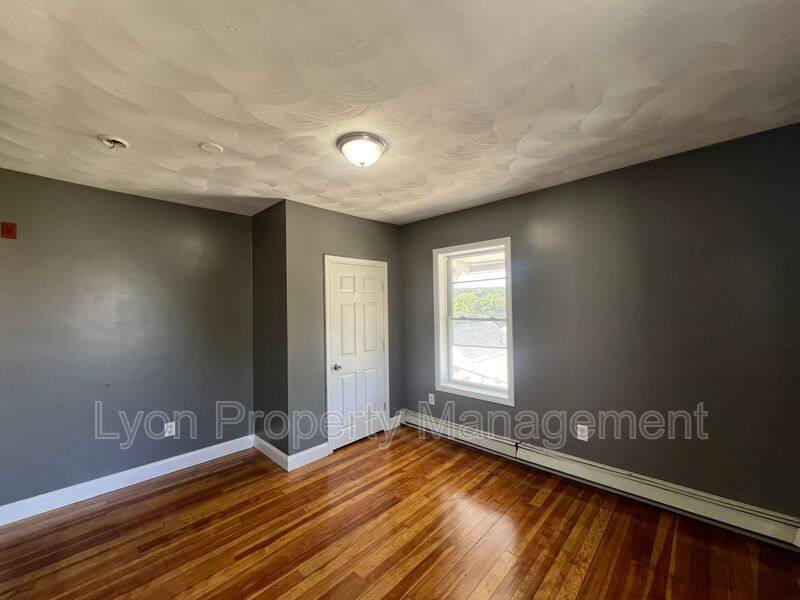 Apartment for rent at 156 Pleasant St #3, Woonsocket, RI 02895