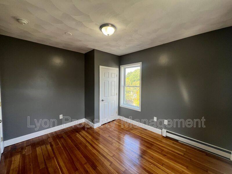 Apartment for rent at 156 Pleasant St #3, Woonsocket, RI 02895
