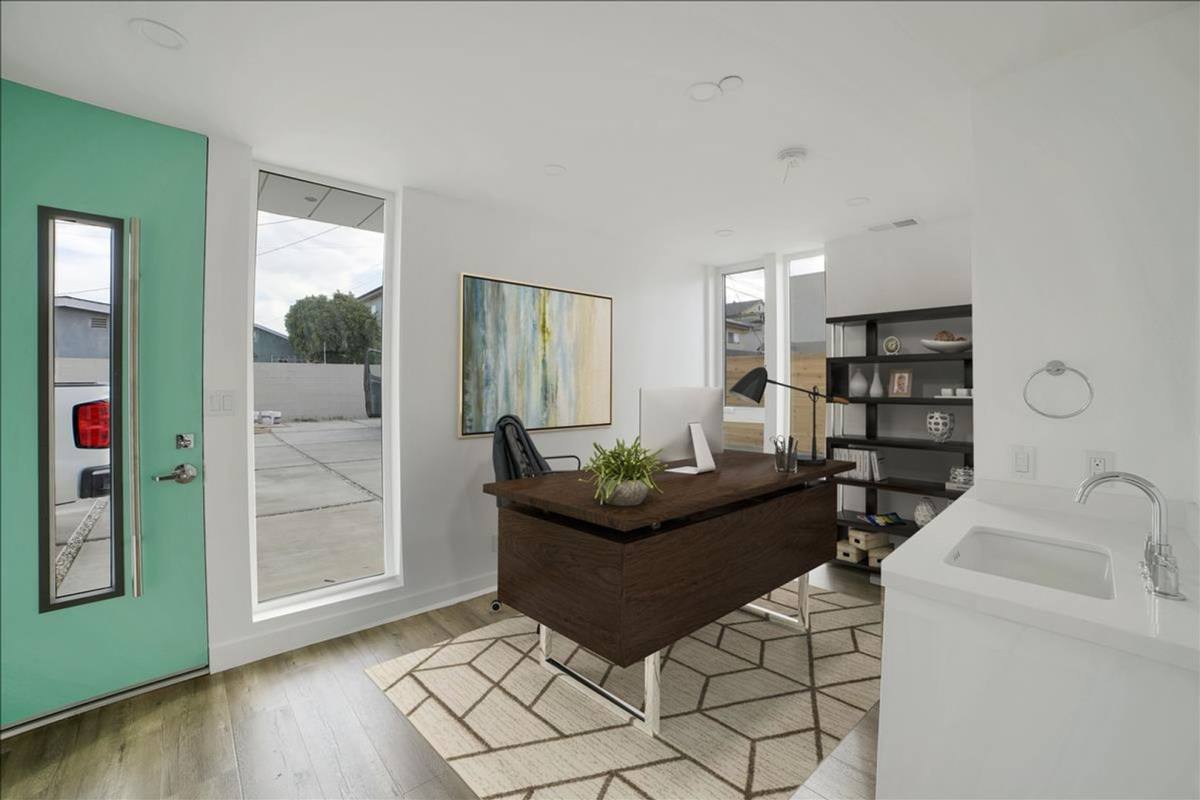 Apartment for rent at 4553 Saturn St, Los Angeles, CA 90019