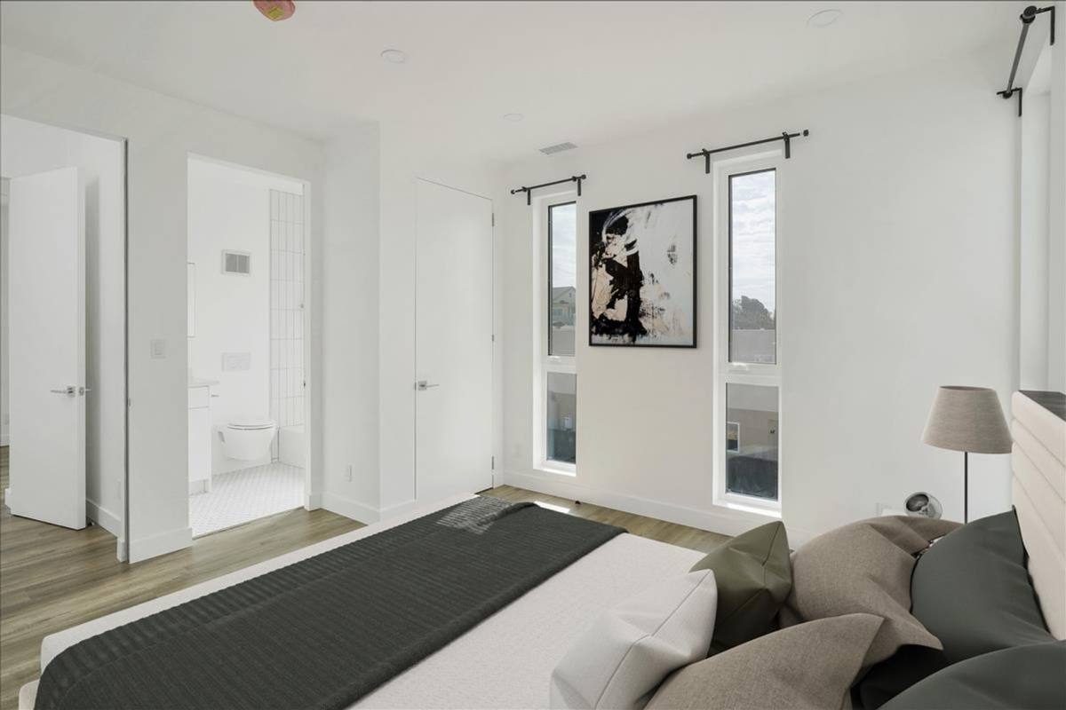 Apartment for rent at 4553 Saturn St, Los Angeles, CA 90019