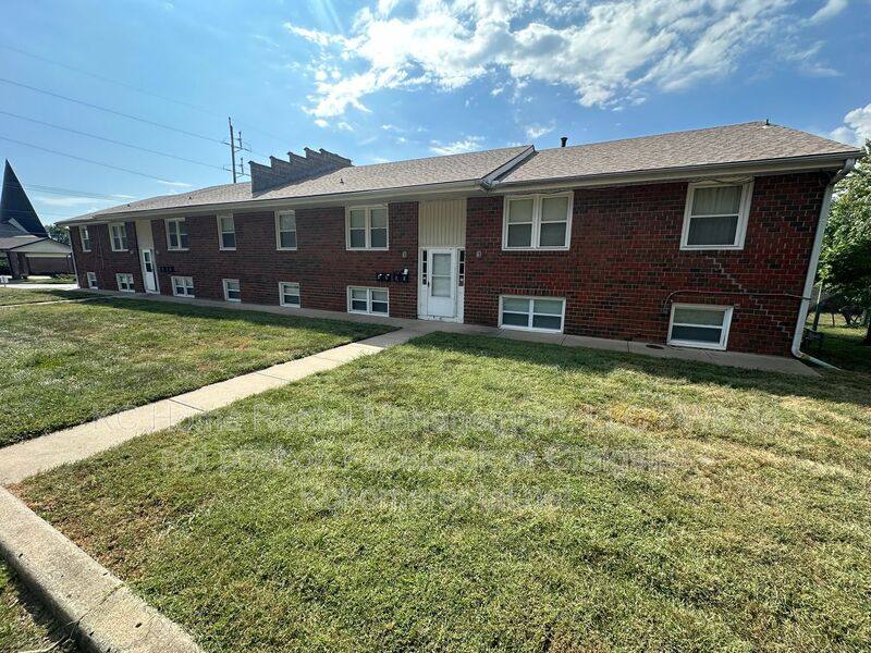 Apartment for rent at 13428 Spring St #7, Grandview, MO 64030