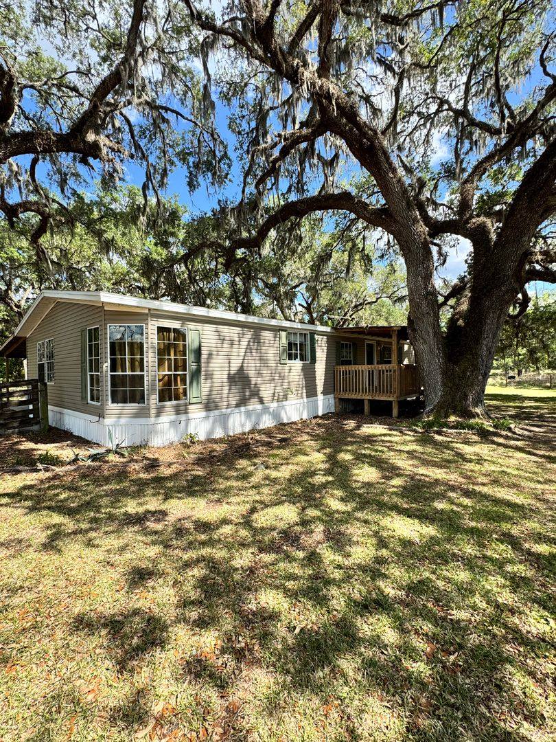 House for rent at 17640 Bellamy Bros Blvd, Dade City, FL 33523