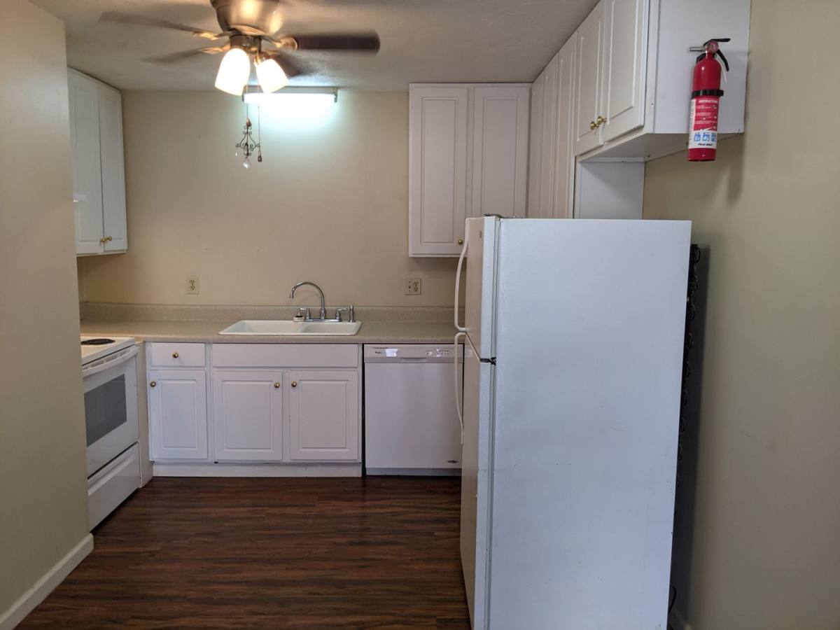 Apartment for rent at 102 McConnell St, Jefferson, NC 28640