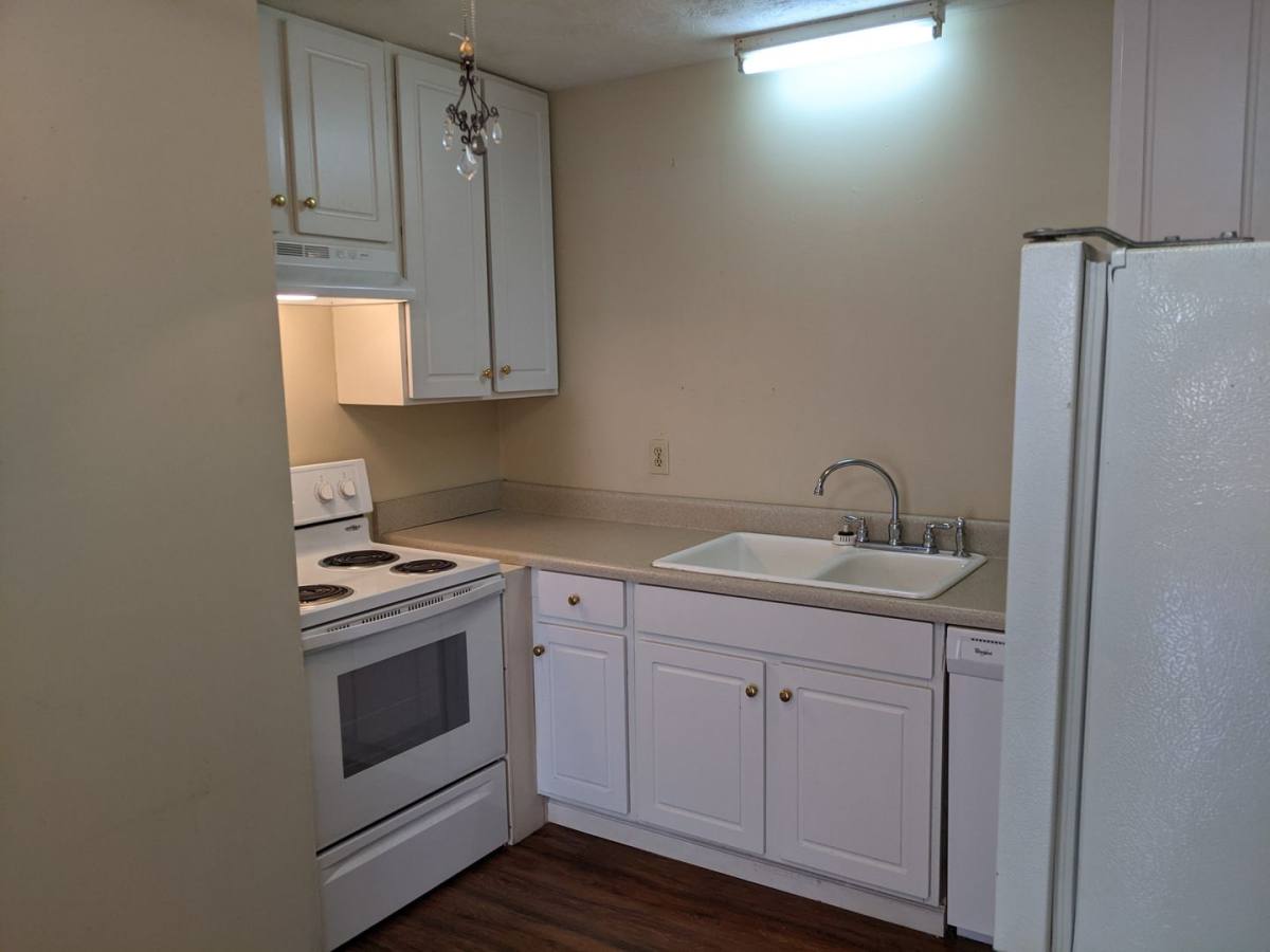 Apartment for rent at 102 McConnell St, Jefferson, NC 28640