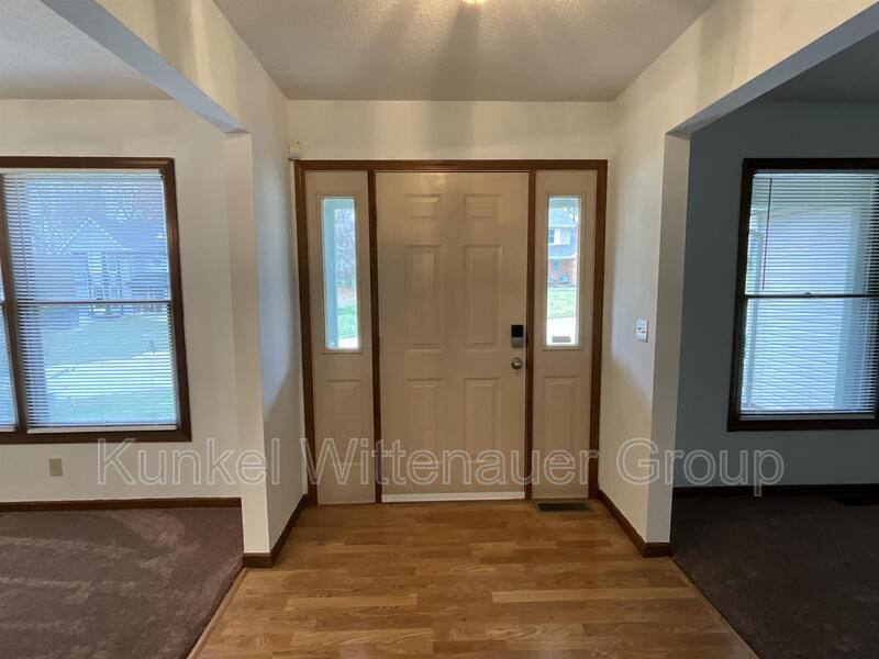 House for rent at 2020 Greenbrier Dr, Collinsville, IL 62234