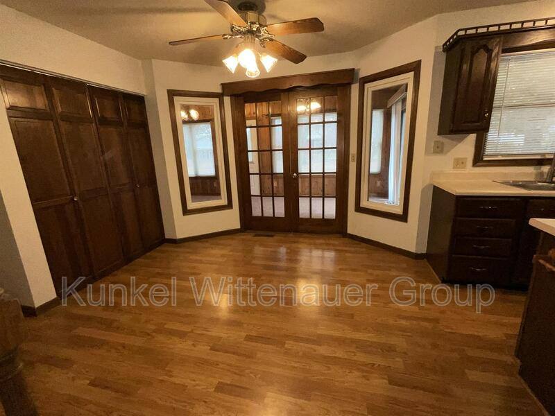 House for rent at 2020 Greenbrier Dr, Collinsville, IL 62234
