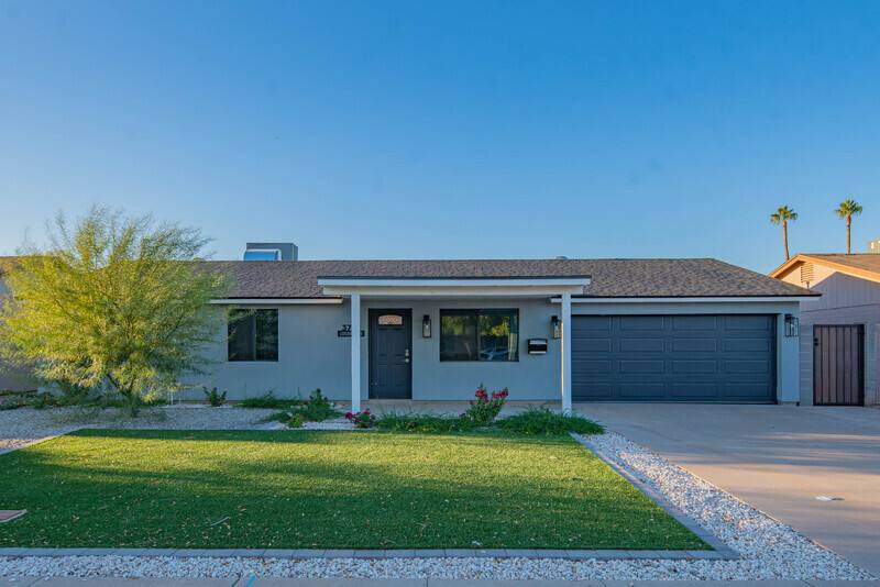 House for rent at 3701 E Ludlow Dr, Phoenix, AZ 85032