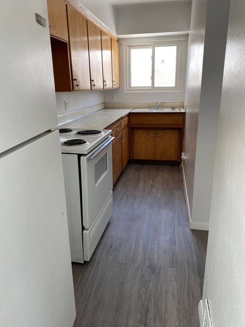 Apartment for rent at 105-111 Elmwood St, Waterloo, IA 50701
