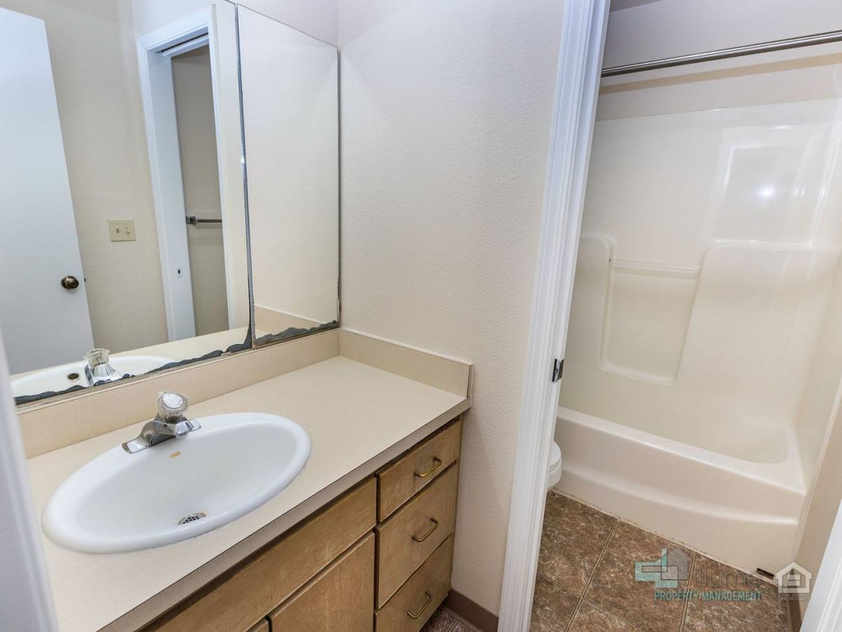 Apartment for rent at 3489 - 3493 Hawthorne Ave NE, Salem, OR 97301
