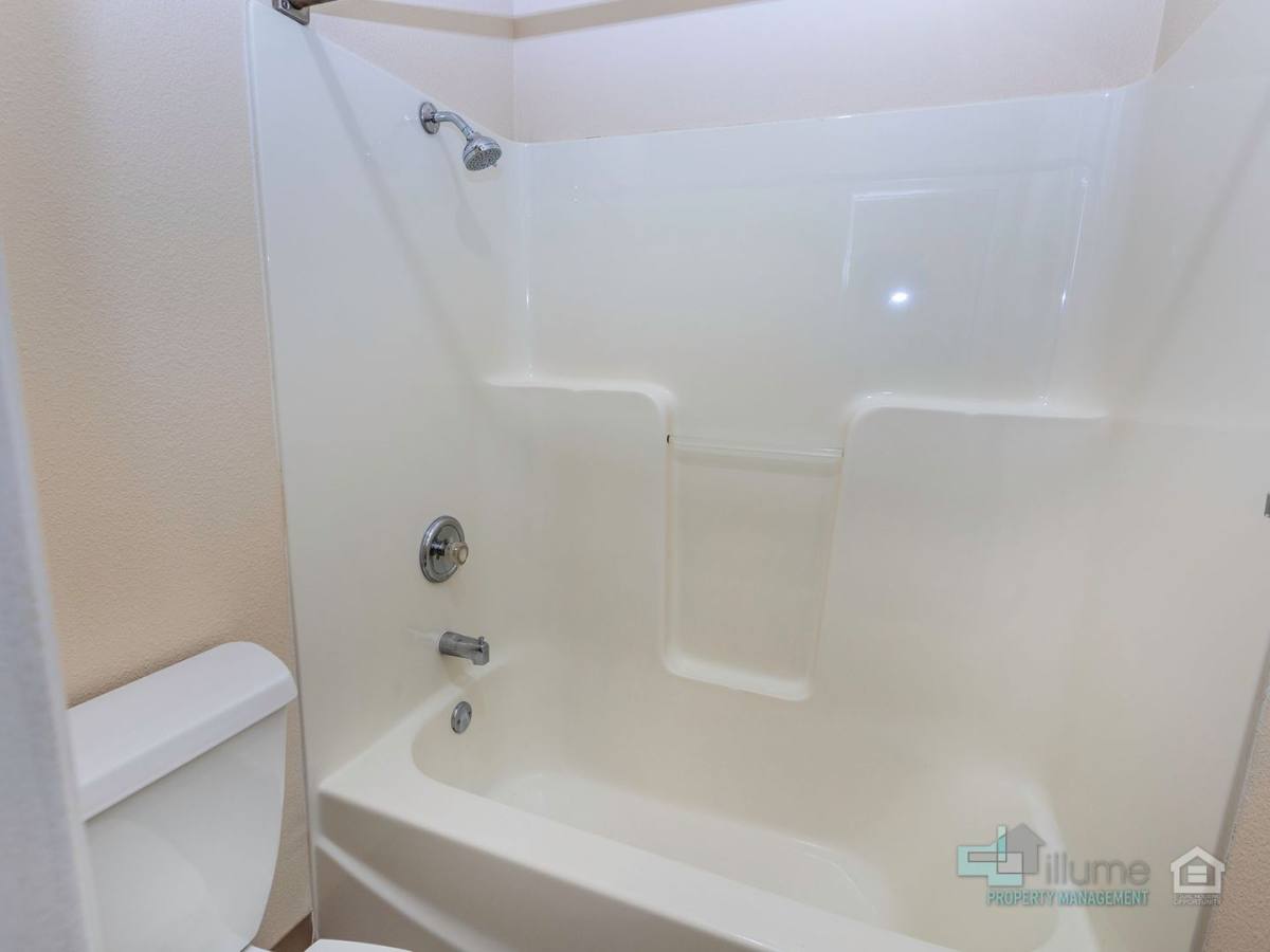 Apartment for rent at 3489 - 3493 Hawthorne Ave NE, Salem, OR 97301