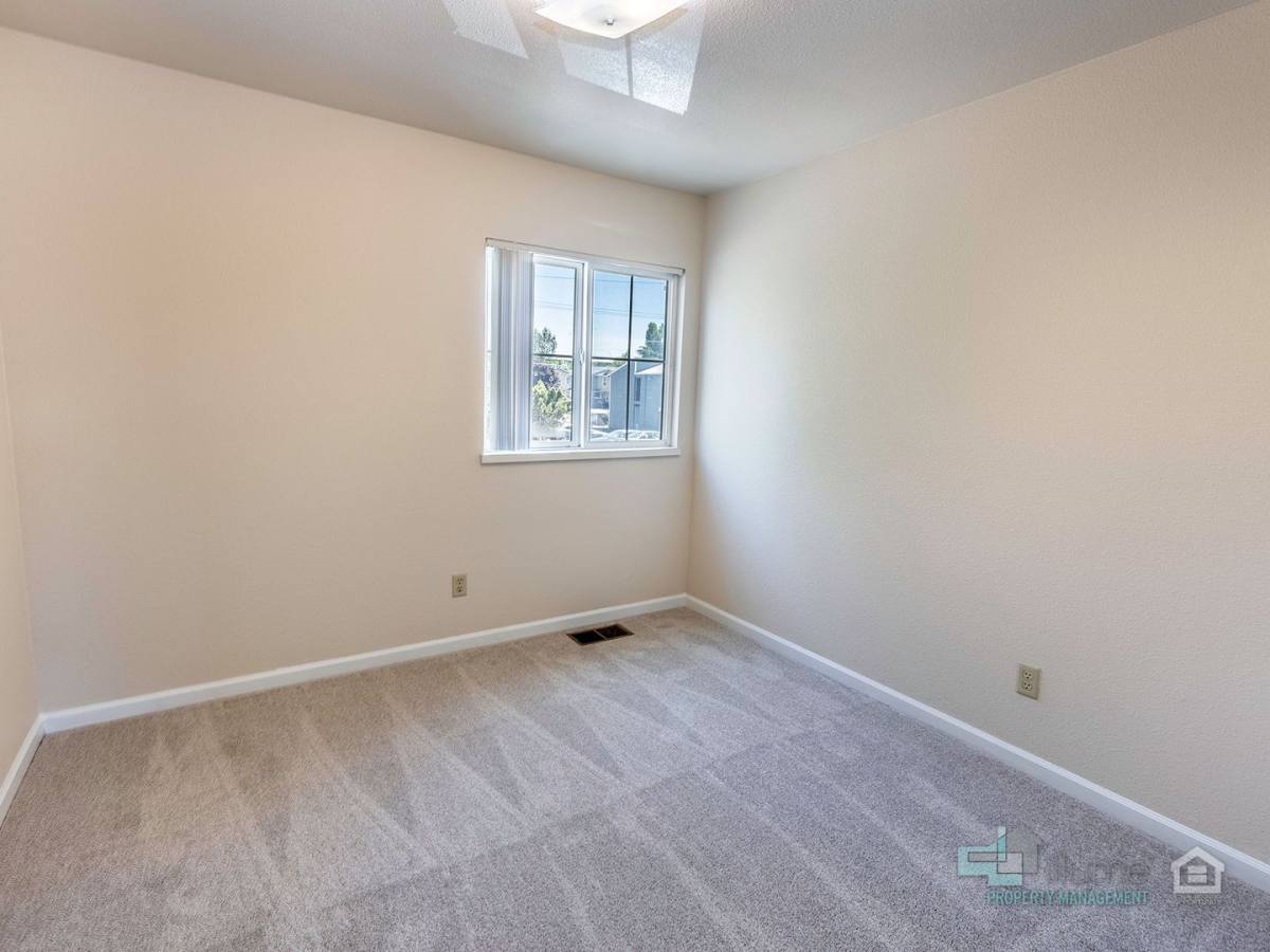 Apartment for rent at 3489 - 3493 Hawthorne Ave NE, Salem, OR 97301