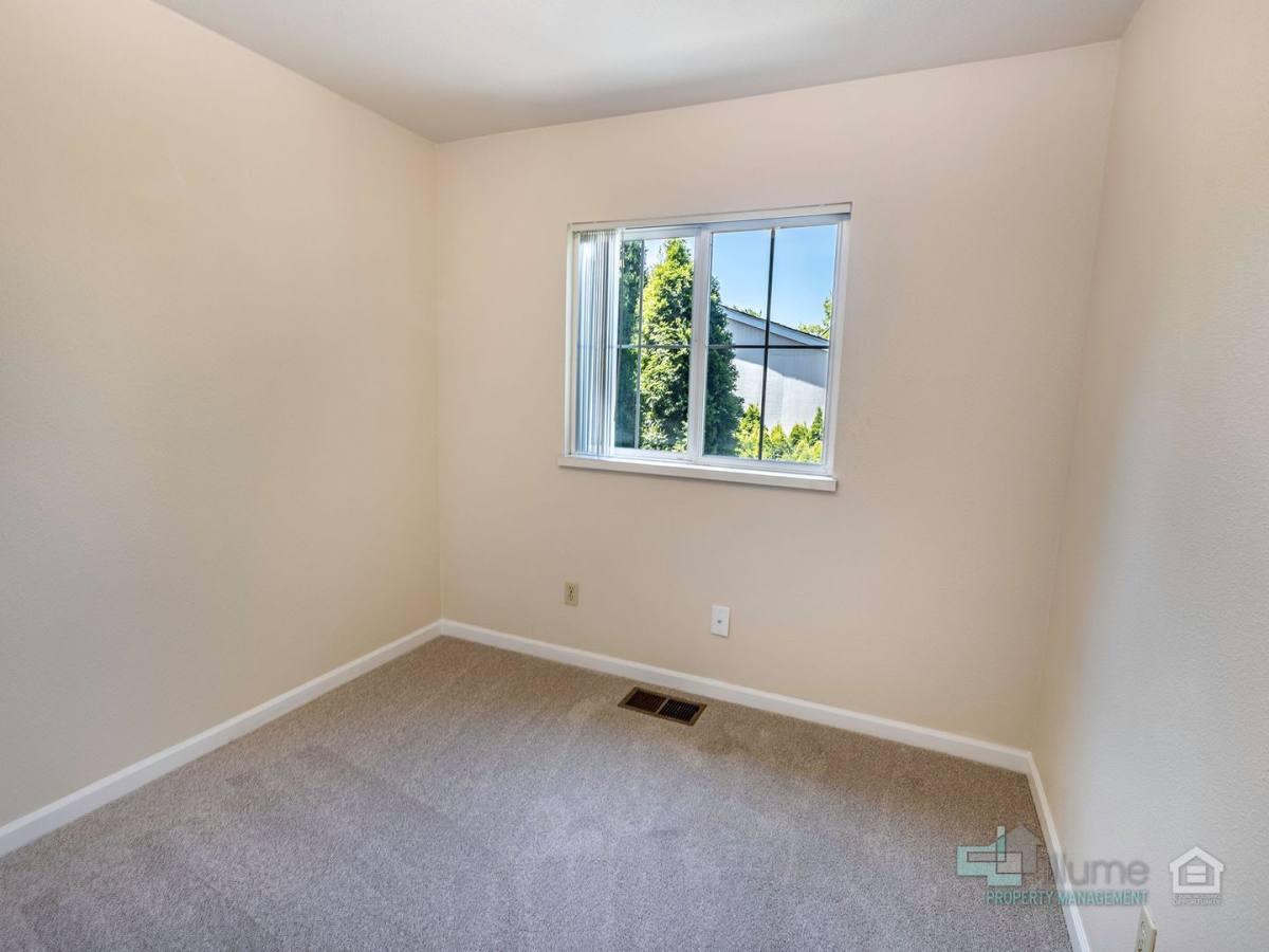 Apartment for rent at 3489 - 3493 Hawthorne Ave NE, Salem, OR 97301