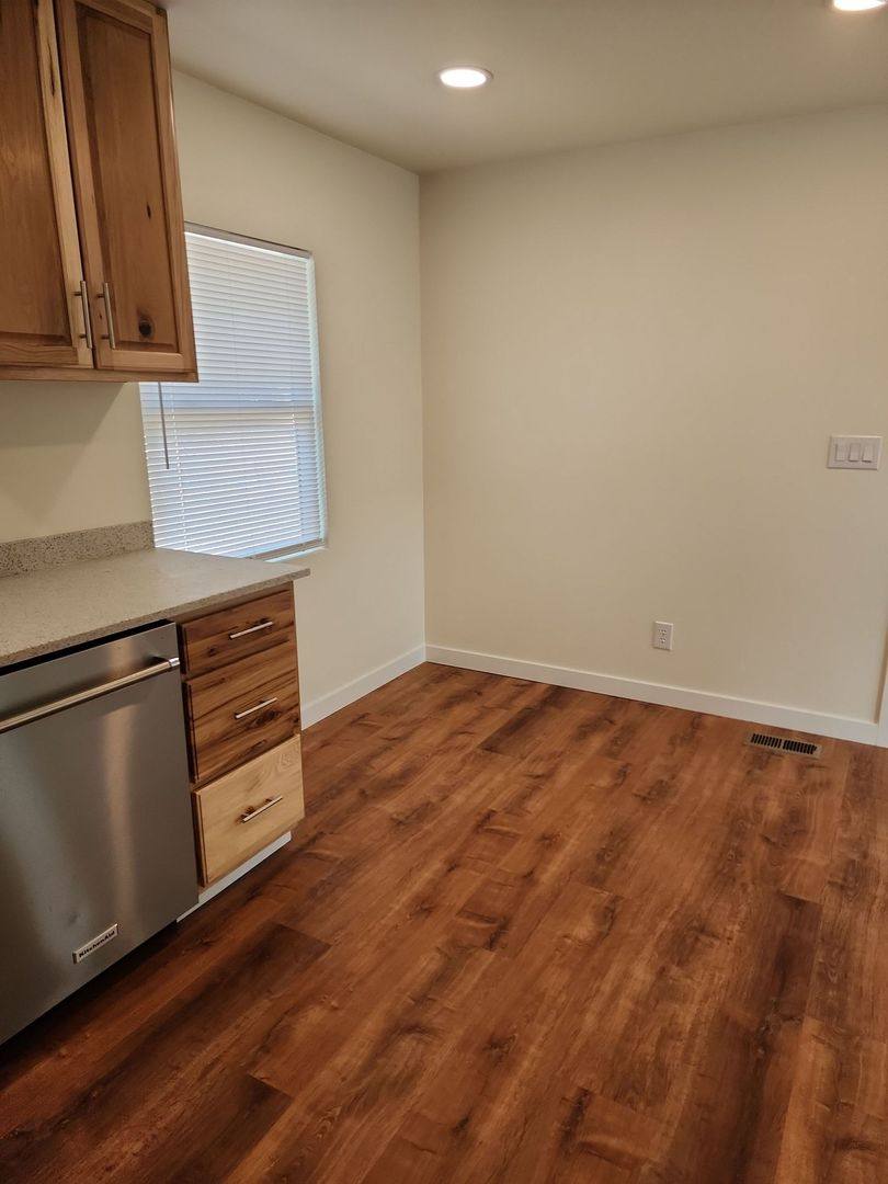 Apartment for rent at 329-331 Gibby, Moses Lake, WA 98837