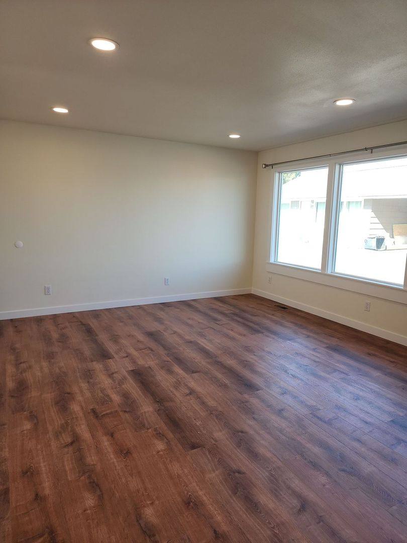 Apartment for rent at 329-331 Gibby, Moses Lake, WA 98837