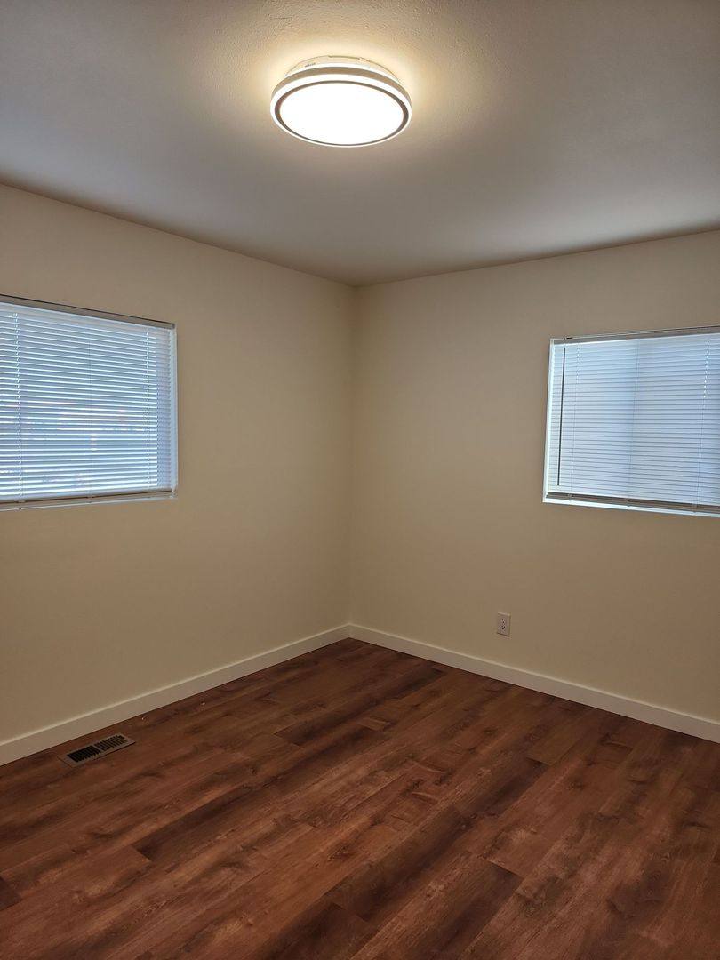 Apartment for rent at 329-331 Gibby, Moses Lake, WA 98837