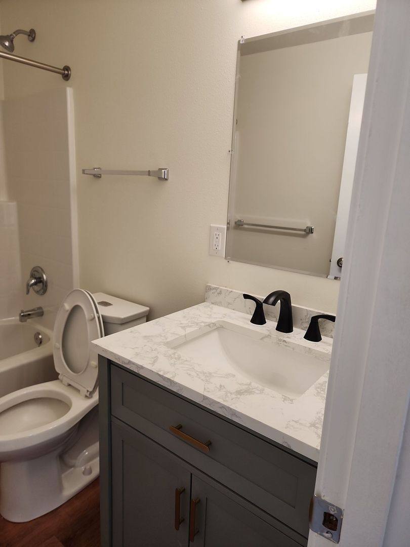 Apartment for rent at 329-331 Gibby, Moses Lake, WA 98837
