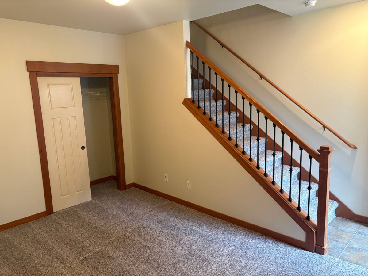 Townhouse for rent at 825 Sunset Blvd NE, Renton, WA 98056