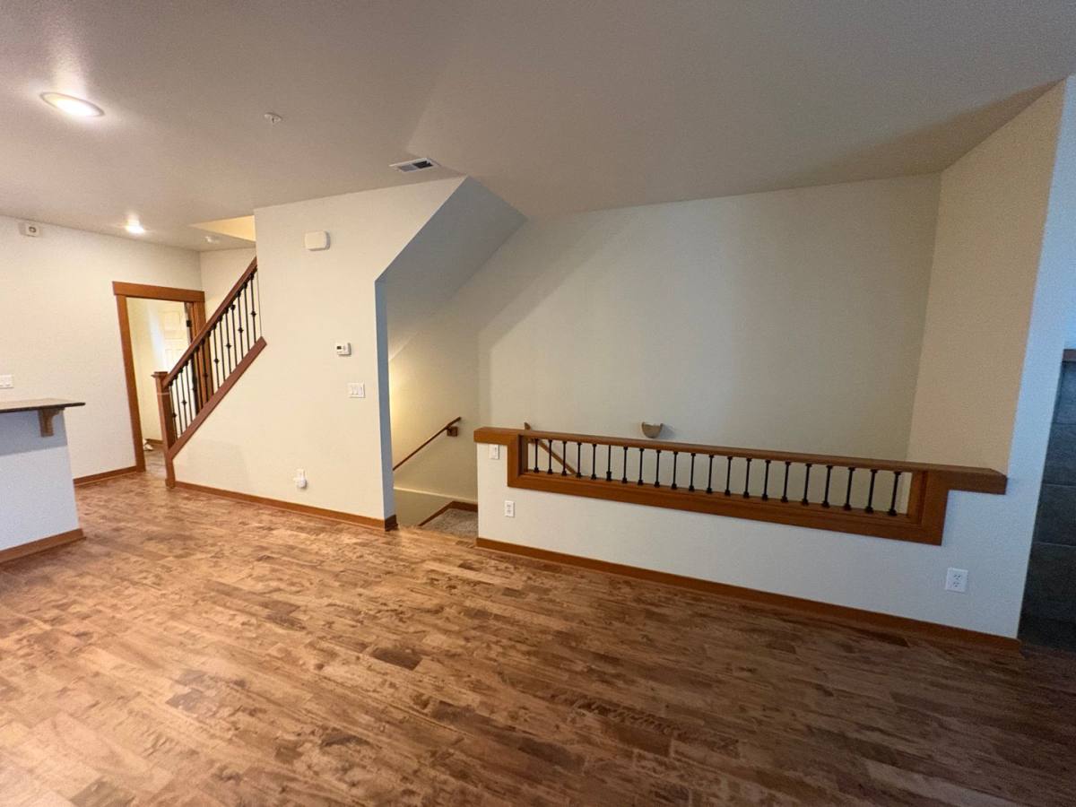 Townhouse for rent at 825 Sunset Blvd NE, Renton, WA 98056
