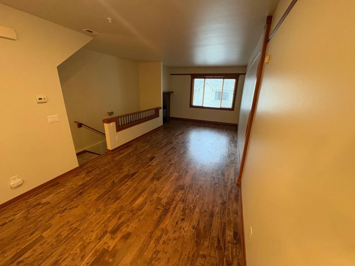 Townhouse for rent at 825 Sunset Blvd NE, Renton, WA 98056