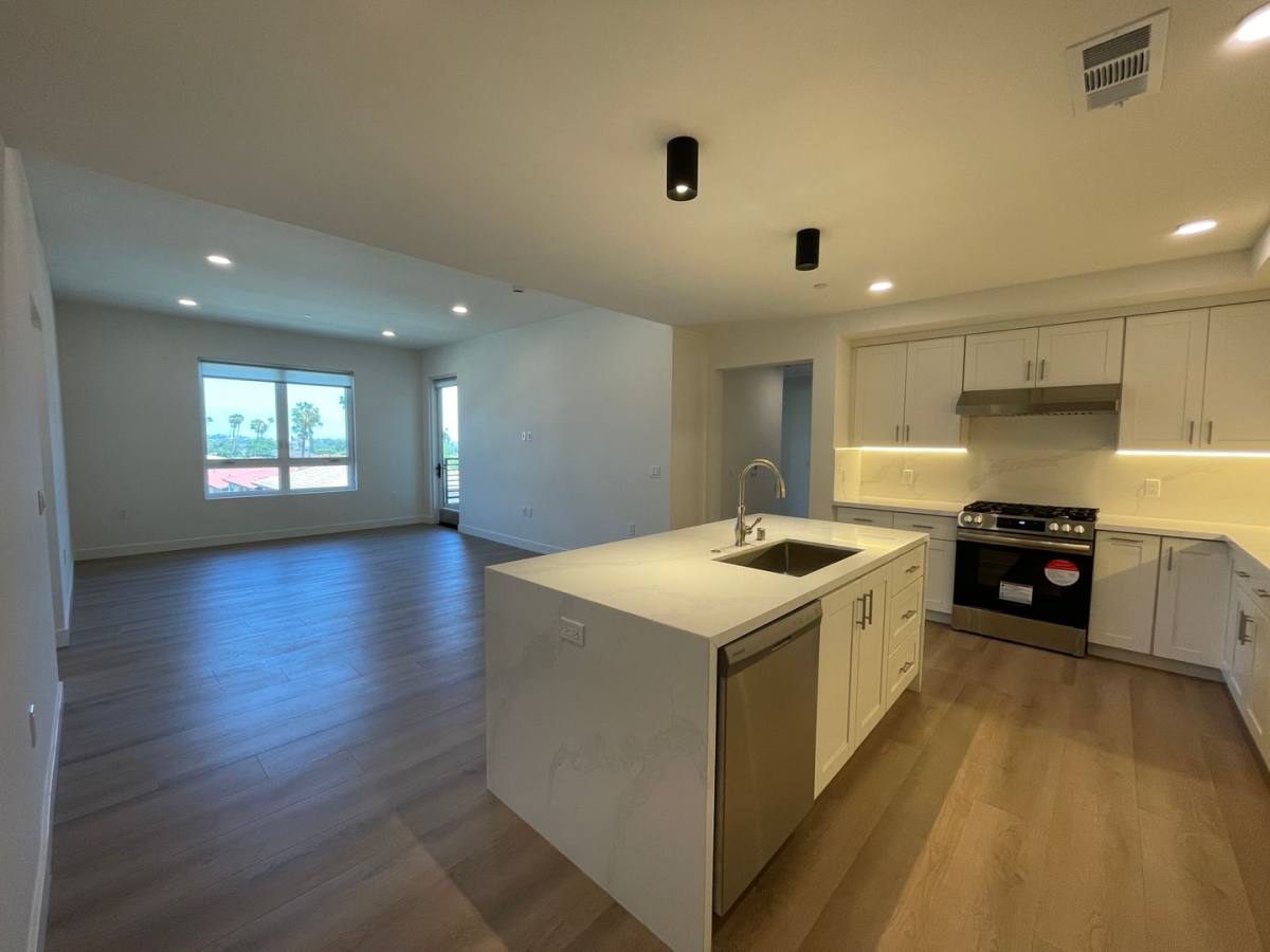 Apartment for rent at 123 S Chapel Ave, Alhambra, CA 91801