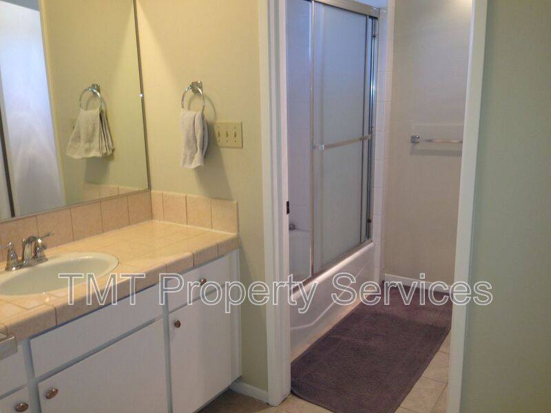 Townhouse for rent at 881-D Peach, San Luis Obispo, CA 93401