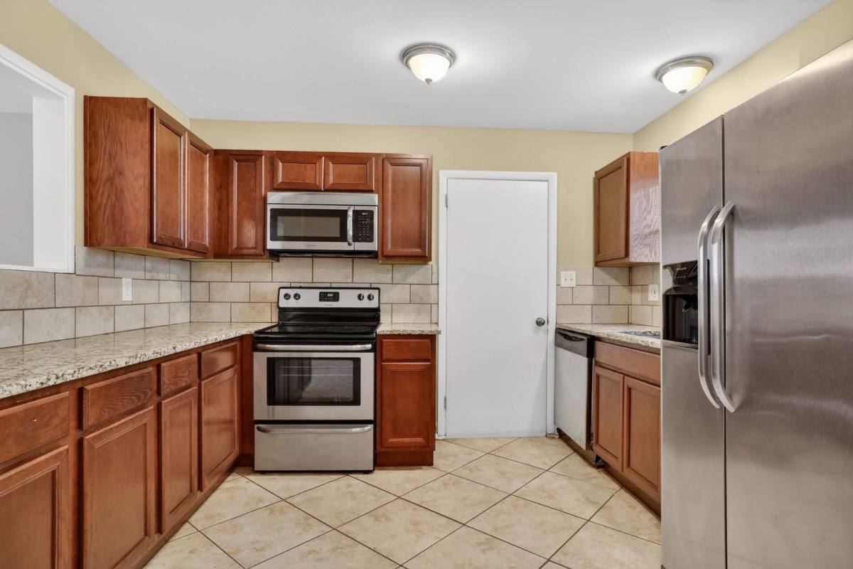 House for rent at 7821 Birch St, Prairie Village, KS 66208