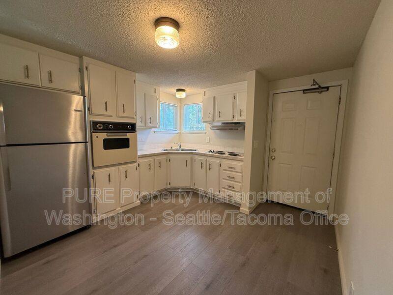 Apartment for rent at 907 SW Holden St #2, Seattle, WA 98106
