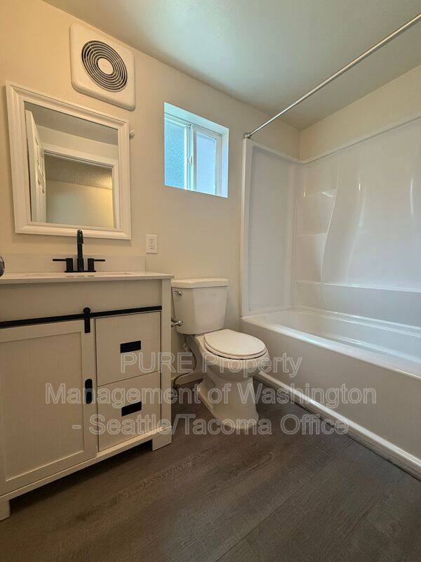 Apartment for rent at 907 SW Holden St #2, Seattle, WA 98106