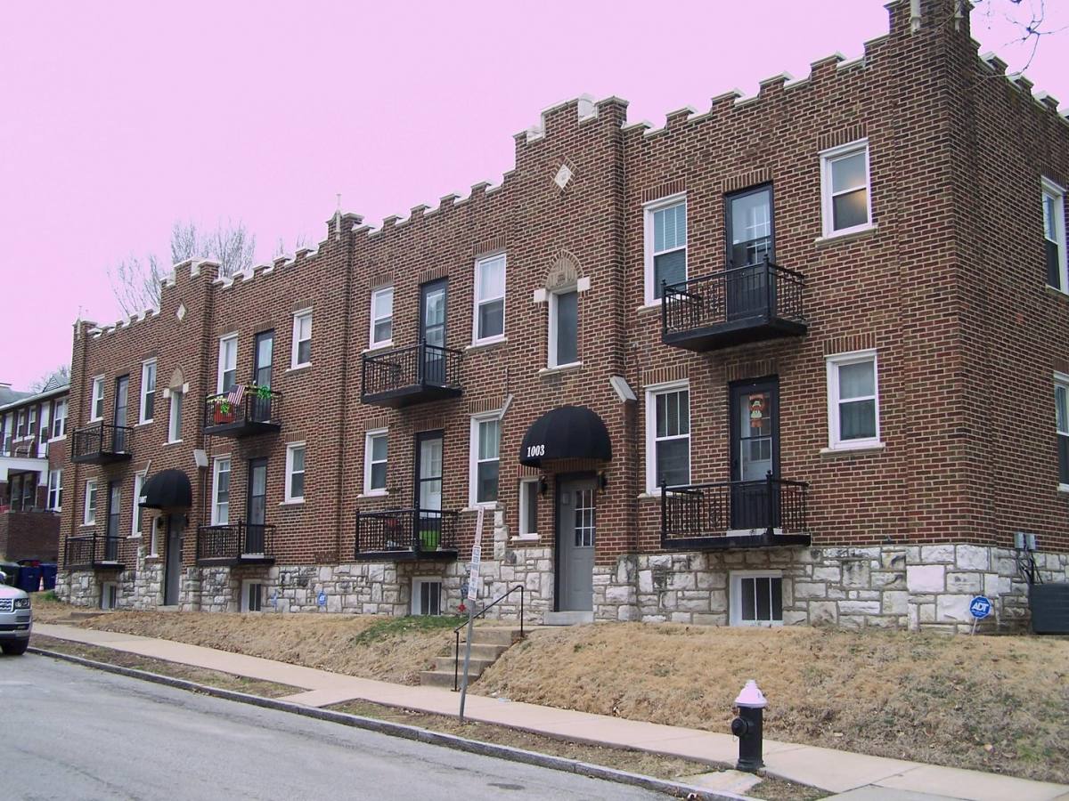 Apartment for rent at 1007 Art Hill Place, Saint Louis, MO 63139