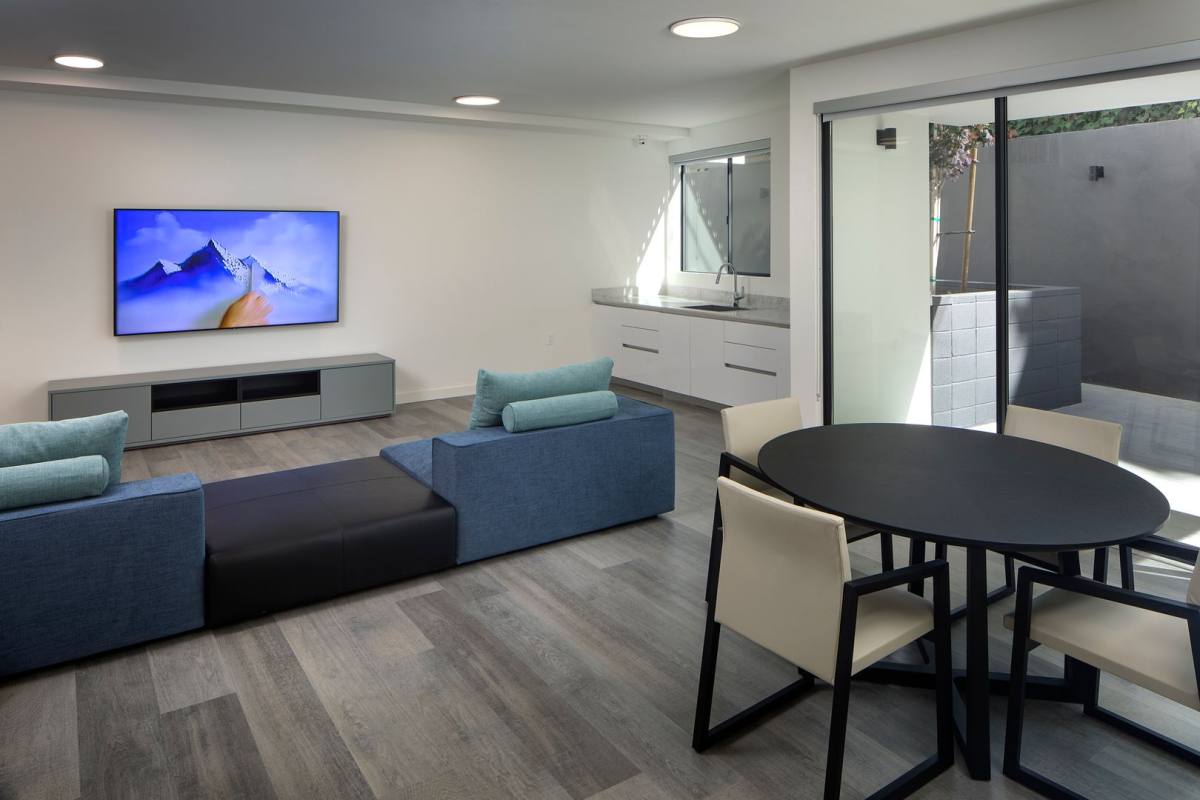 Apartment for rent at 12012 Valleyheart Dr, Studio City, CA 91604