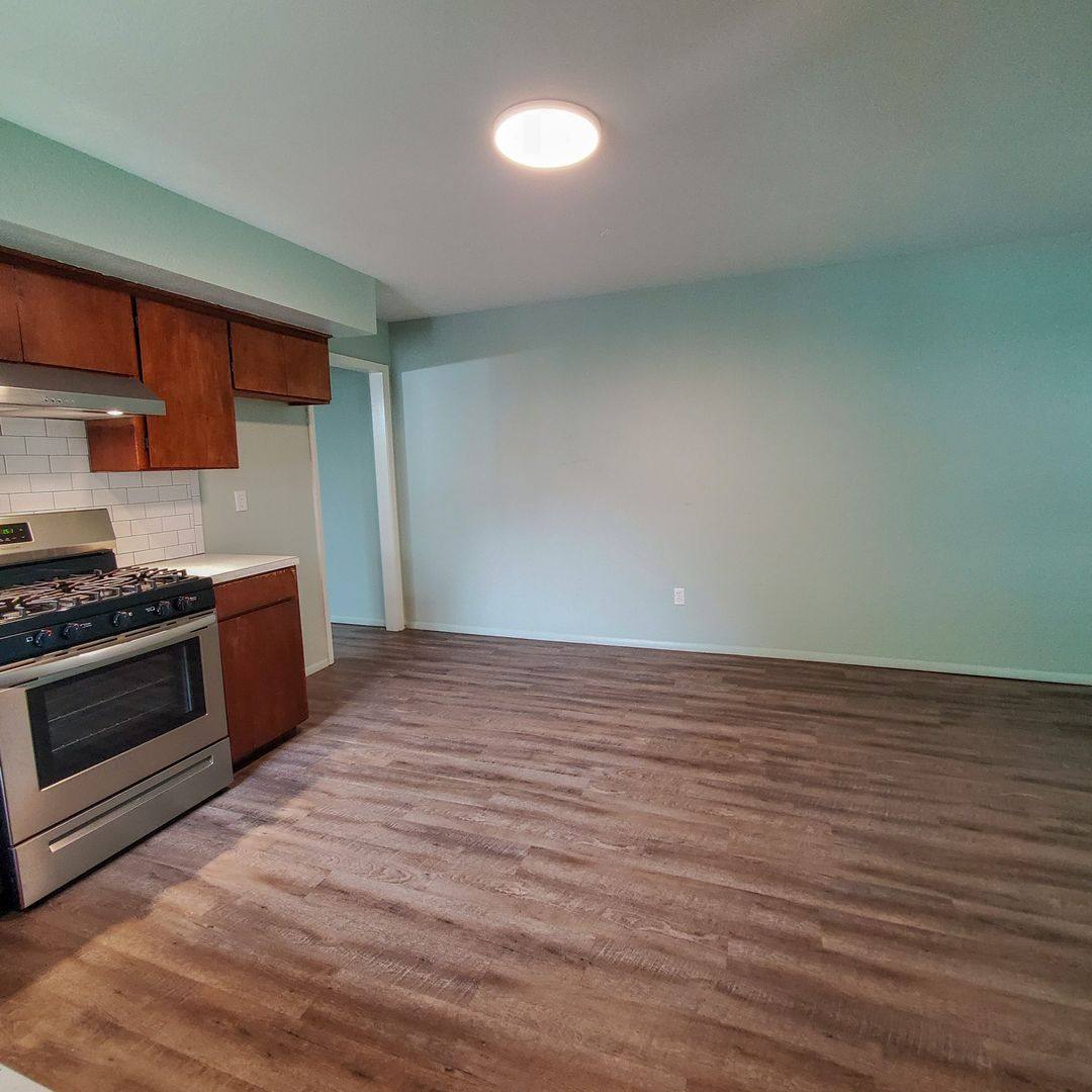 Apartment for rent at 1117 E Parker St, Shawnee, OK 74804