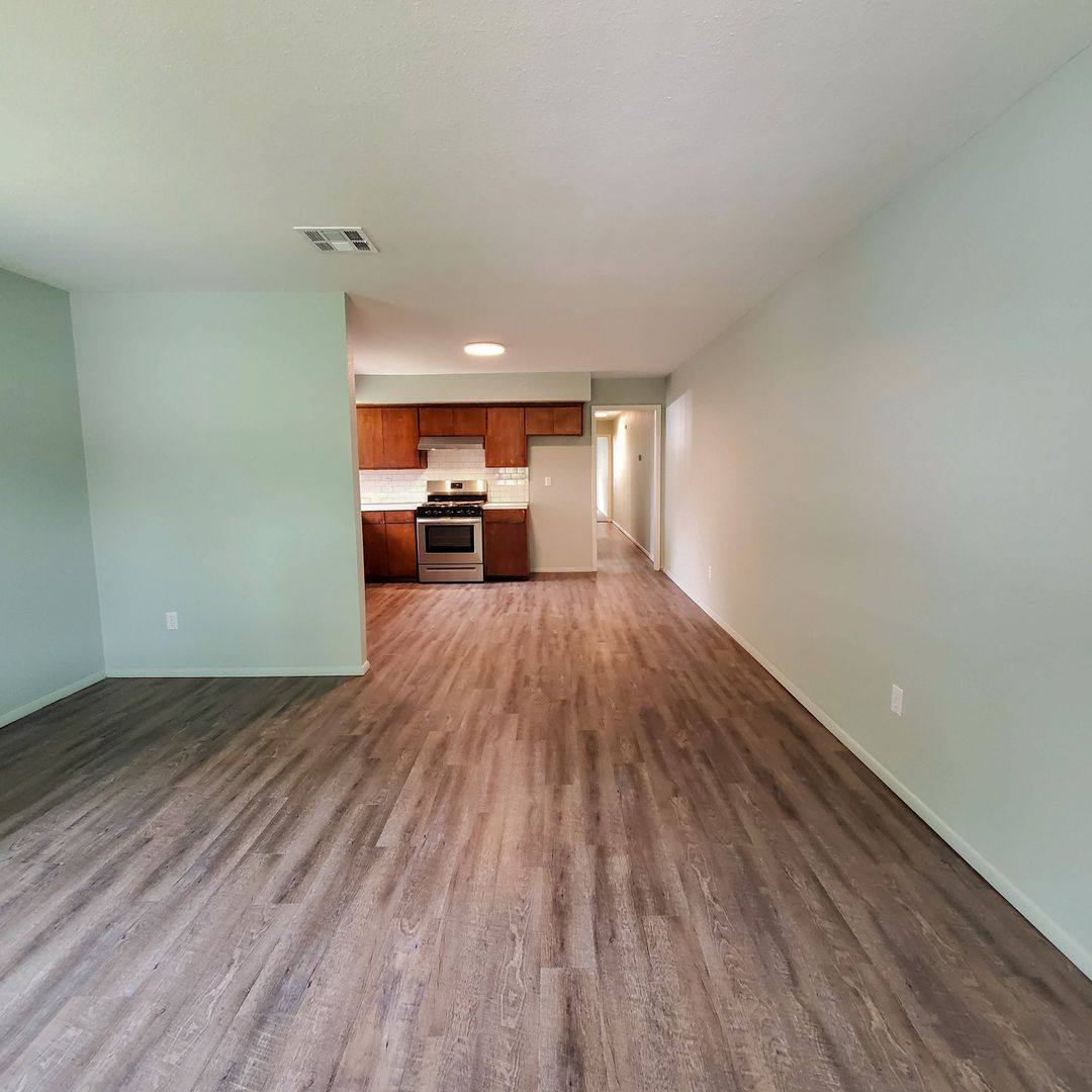 Apartment for rent at 1117 E Parker St, Shawnee, OK 74804