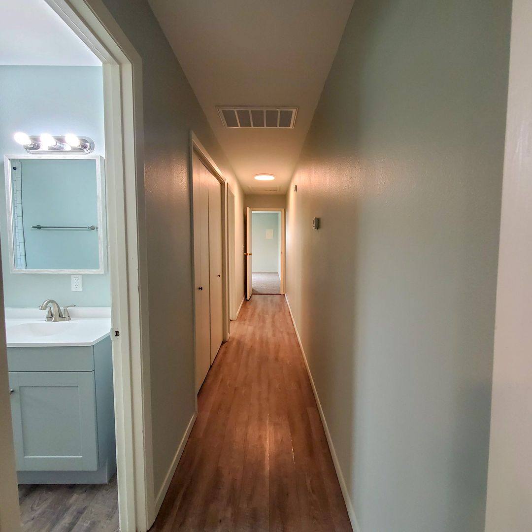 Apartment for rent at 1117 E Parker St, Shawnee, OK 74804