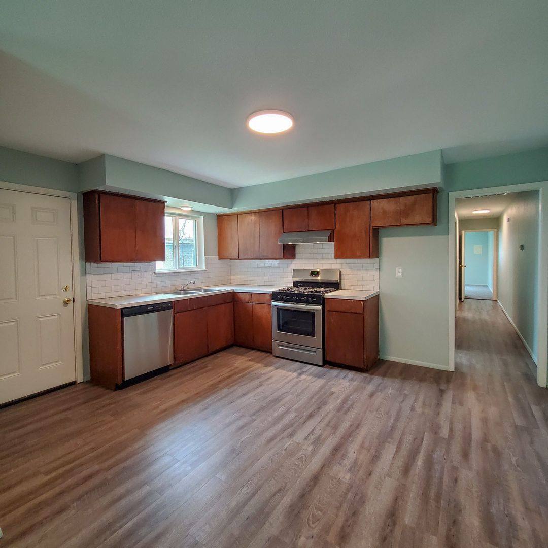 Apartment for rent at 1117 E Parker St, Shawnee, OK 74804