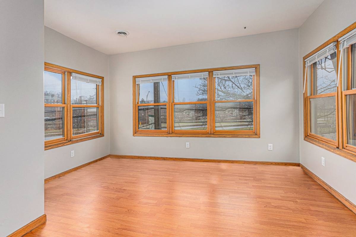 Apartment for rent at 940 W Lovell St, Kalamazoo, MI 49007
