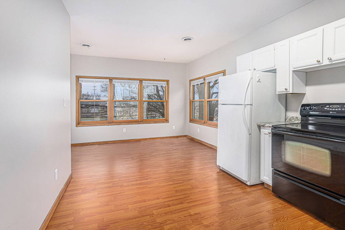 Apartment for rent at 940 W Lovell St, Kalamazoo, MI 49007