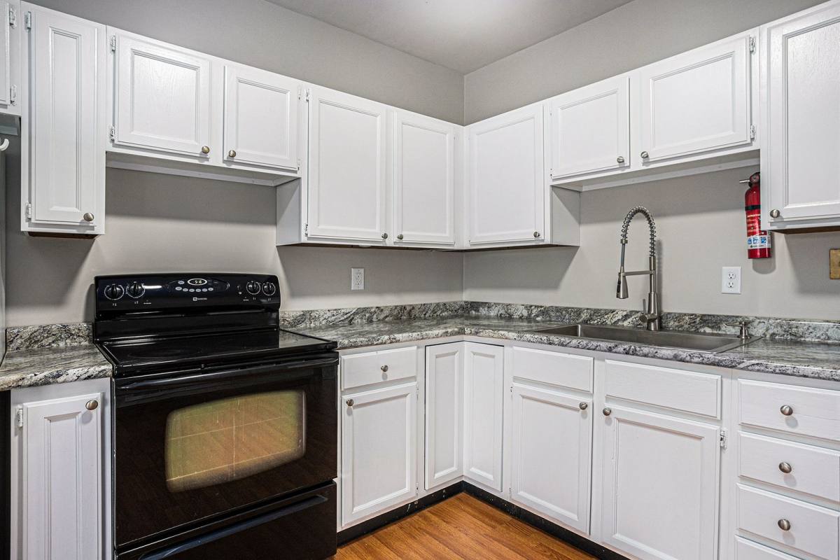 Apartment for rent at 940 W Lovell St, Kalamazoo, MI 49007