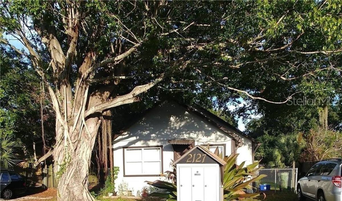 Apartment for rent at 2127 13th St W, Bradenton, FL 34205