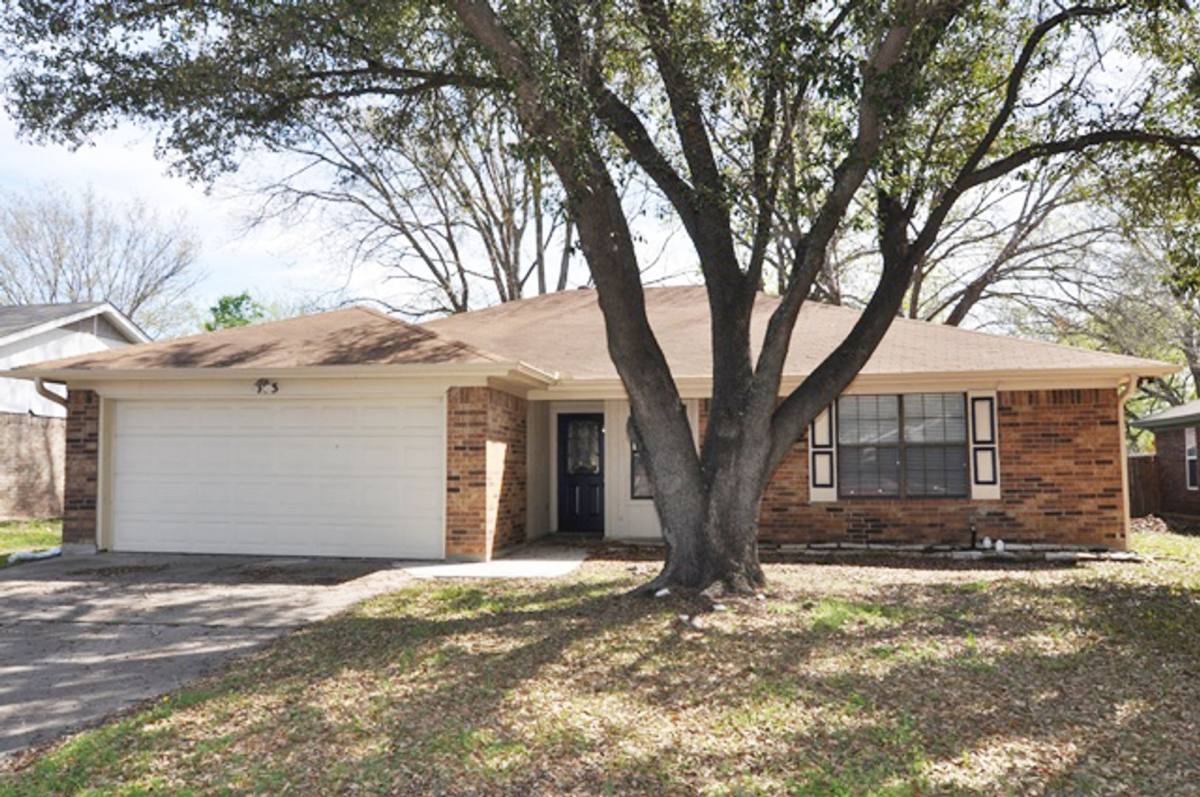House for rent at 405 Blue Ridge Trail, Fort Worth, TX 76179