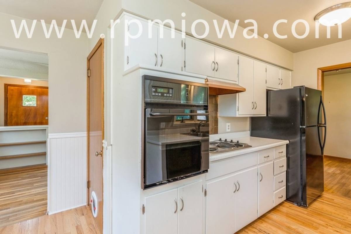 House for rent at 4127 Shawnee Ave, Des Moines, IA 50310