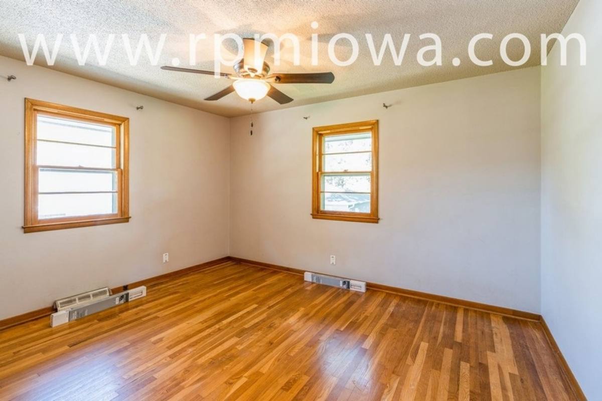 House for rent at 4127 Shawnee Ave, Des Moines, IA 50310