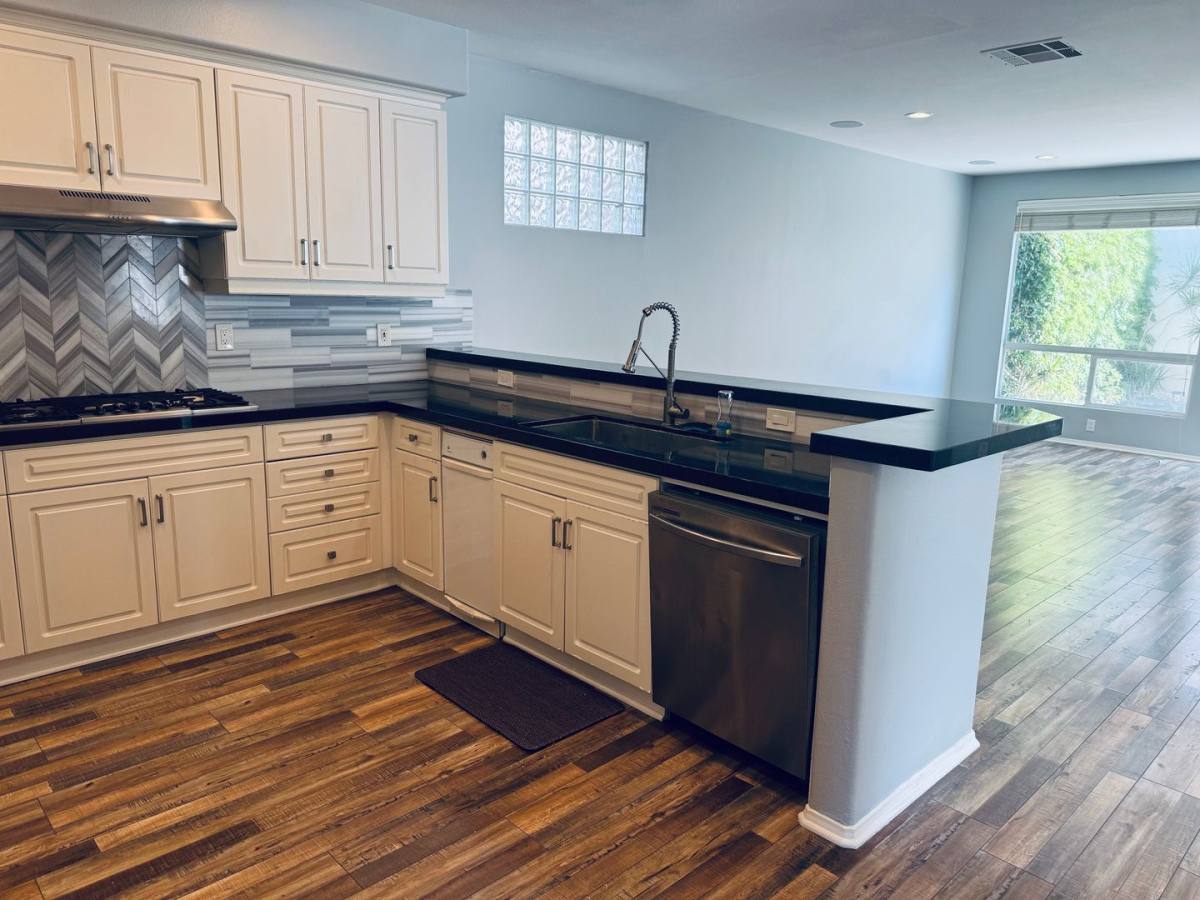 House for rent at 2872 La Plata Dr, Camarillo, CA 93010