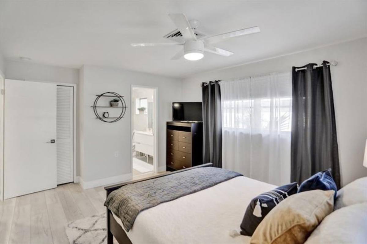 Apartment for rent at 3220 SE 11 St, Pompano Beach, FL 33062