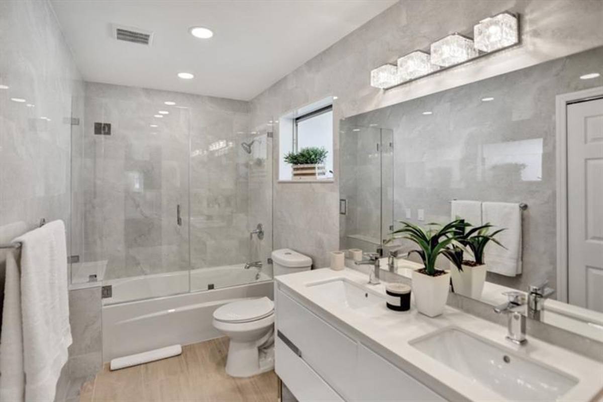 Apartment for rent at 3220 SE 11 St, Pompano Beach, FL 33062