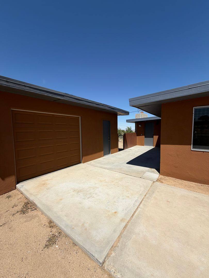 House for rent at 61606 Adobe Dr, Joshua Tree, CA 92252