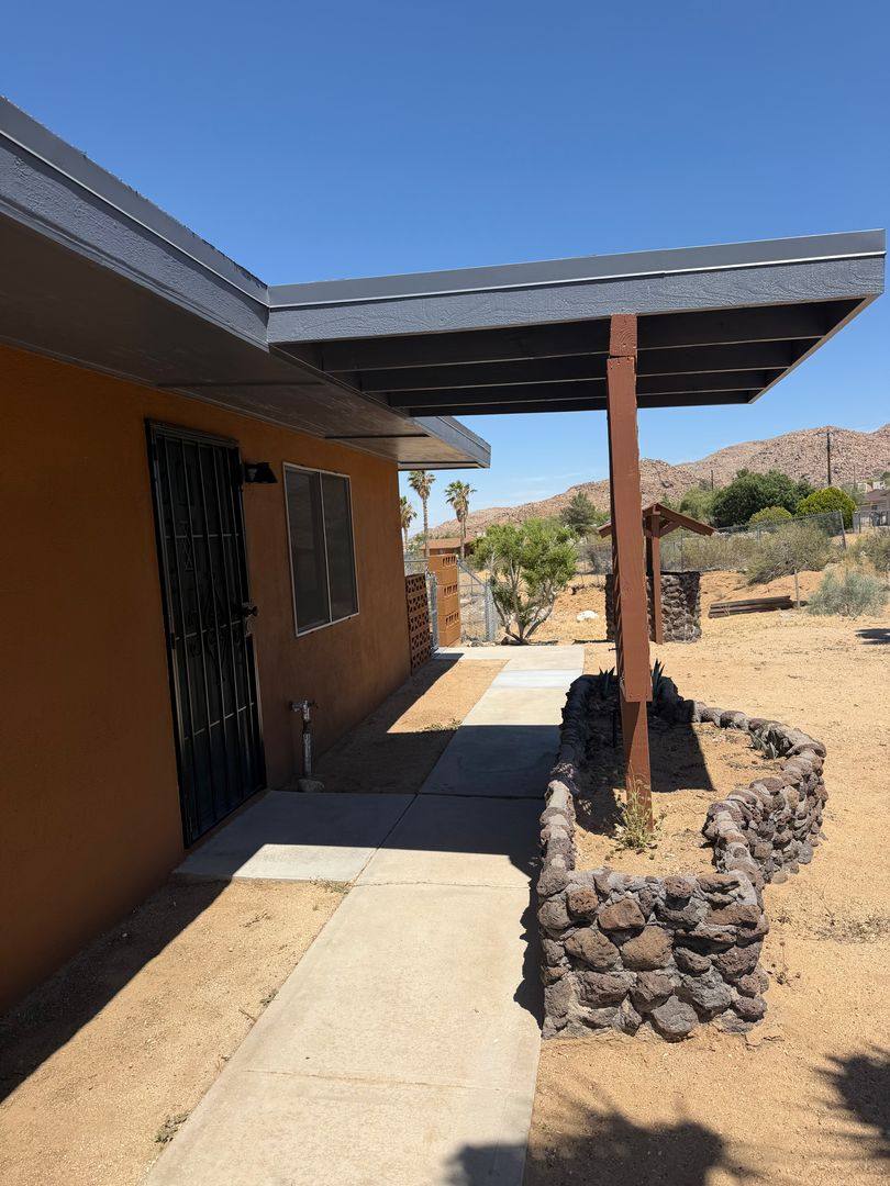 House for rent at 61606 Adobe Dr, Joshua Tree, CA 92252