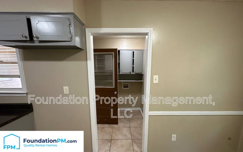 House for rent at 2574 Saint Elmo Ave, Memphis, TN 38127